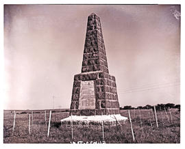 Colenso district, 1949. Anglo-Boer War memorial.