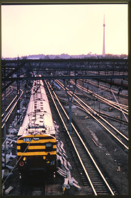 Johannesburg, July 1987. SAR type 5M2A suburban train No 9062 in Park Station. [Ivan Naude]