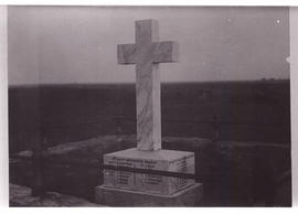 Circa 1900. Anglo-Boer War. Monument at Modder River to British soldiers.