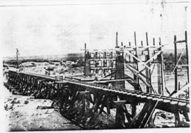 Humansdorp district, circa 1911. Gamtoos River bridge: Construction of concrete piers. (Album of ...